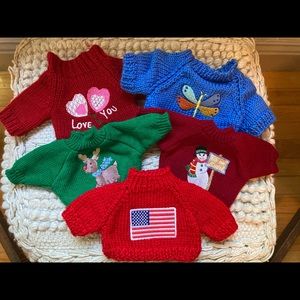 Set of 5 Boyds Bears sweaters
